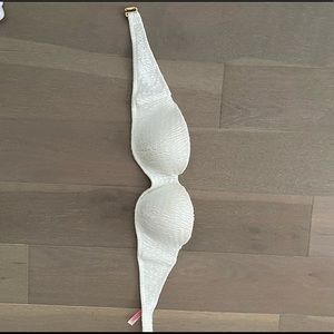 36B Victoria’s Secret White bikini Top ONLY